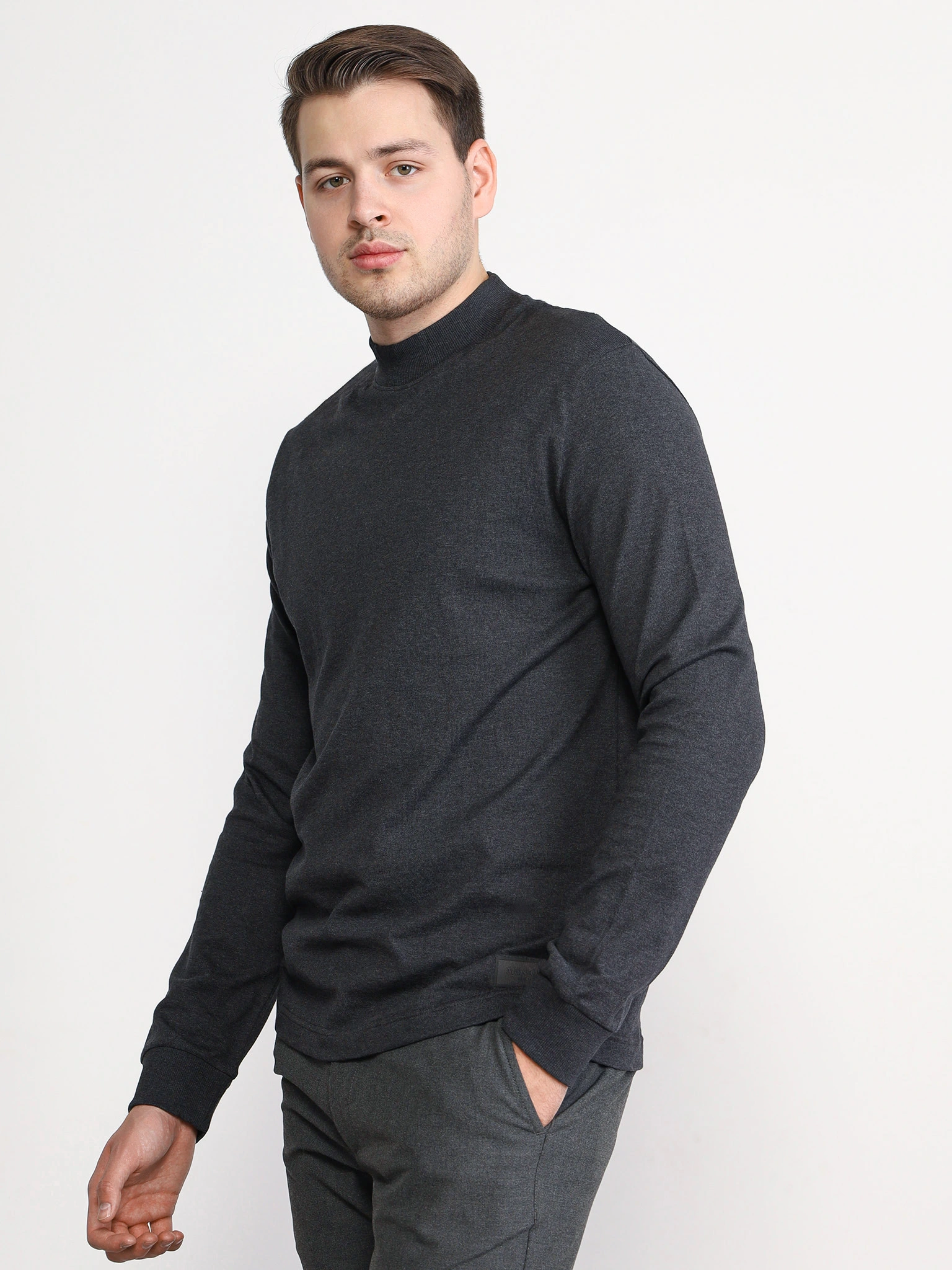 Футболка темно-серого цвета из хлопка с длинным рукавом